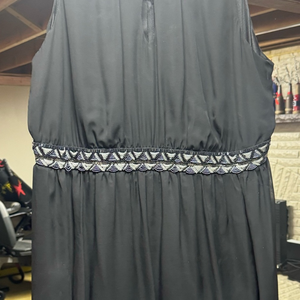 Elegant Black Sleeveless Dress